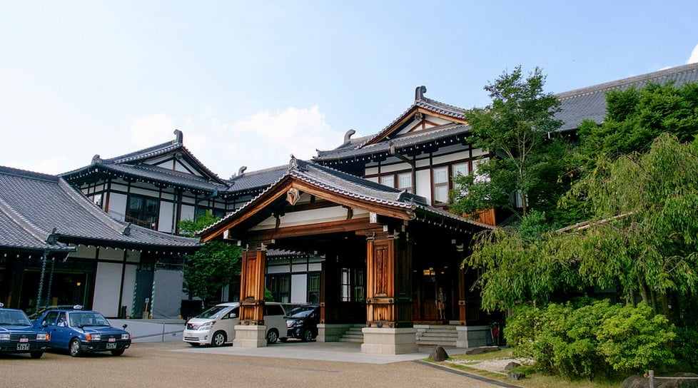 奈良の宿泊といえばココ！奈良ホテルの「歴史(設計、創建、創建理由)、宿泊、ランチ、朝食(ケーキバイキング、ティーラウンジ)」について